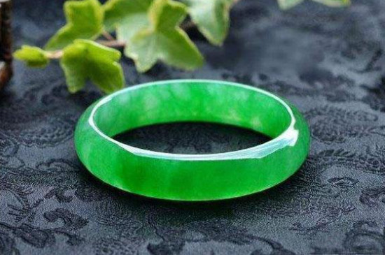 与翡翠相似的玉石有哪些