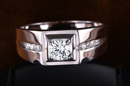 左手无名指戴戒指什么意思男