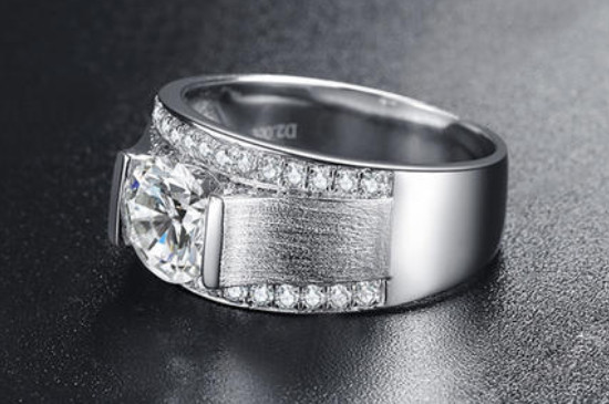 男生左手无名指戴戒指一定是结婚了的吗