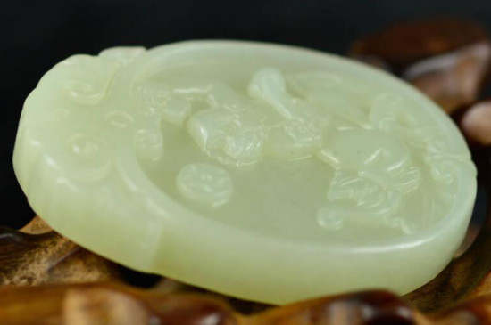 青白玉是什么玉