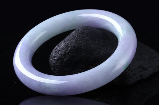 买翡翠玉镯怎样测量手圈