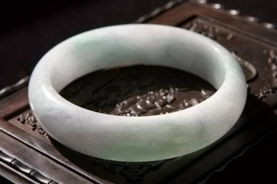 哪种人不适合戴翡翠