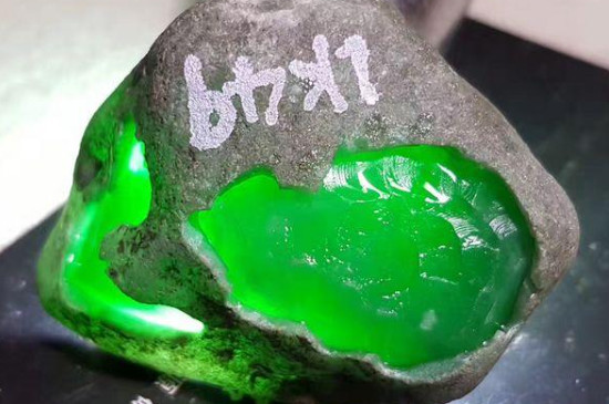 后江翡翠原石特点