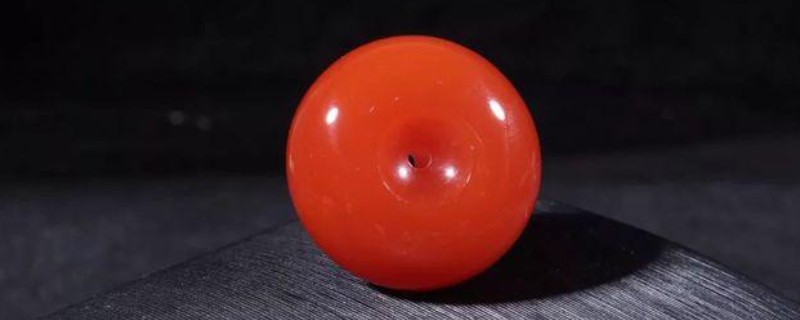 红翡翠和南红哪个贵