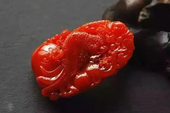 红翡翠和南红哪个贵