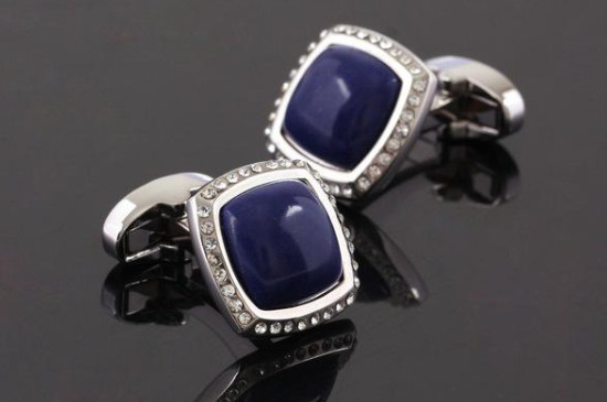 女人戴蓝纹石有什好处