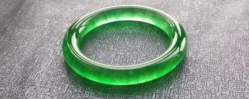 翡翠手镯断面啥样?