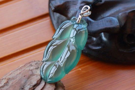 戴翡翠的九大好处