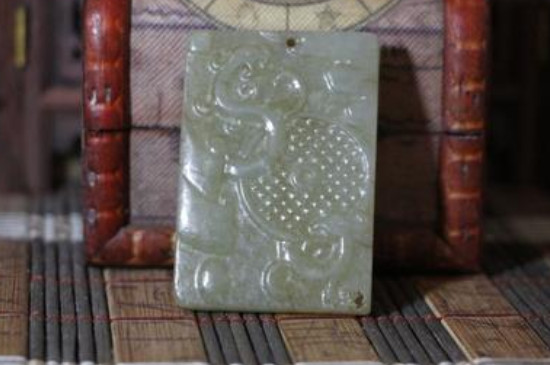 龙凤玉牌佩戴的禁忌