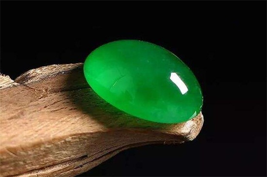 翡翠戴久了会有什么变化，不同材质翡翠的变化
