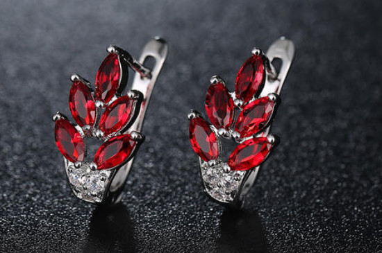 锆石是什么材质