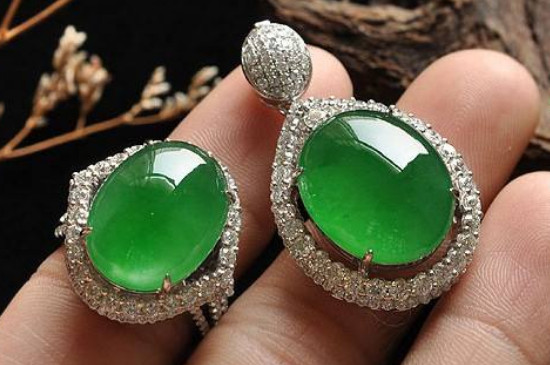 和田碧玉和翡翠的区别