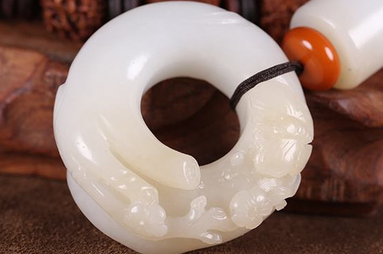 和田白玉和羊脂玉区别