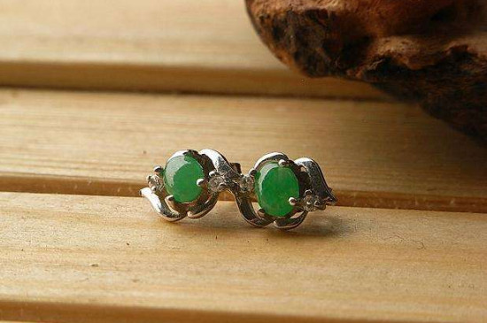 翡翠阳绿和辣绿的区别