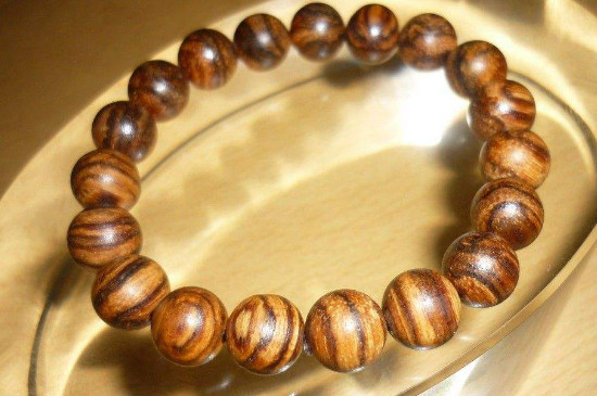 花奇楠怎么盘才出包浆