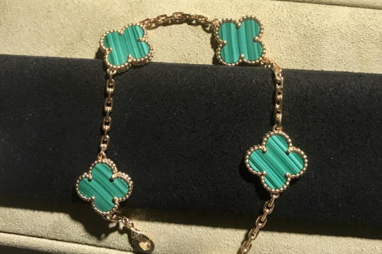 梵克雅宝可以带着洗澡吗