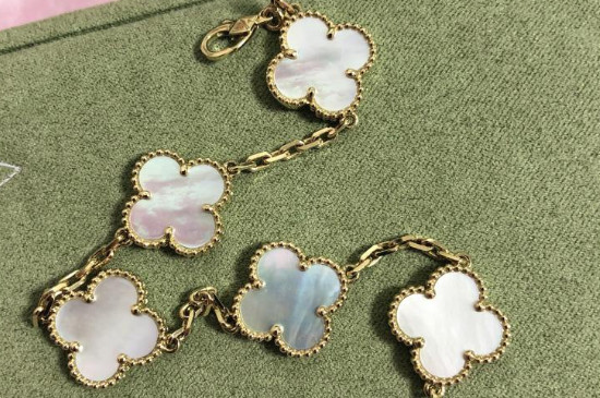 梵克雅宝可以带着洗澡吗