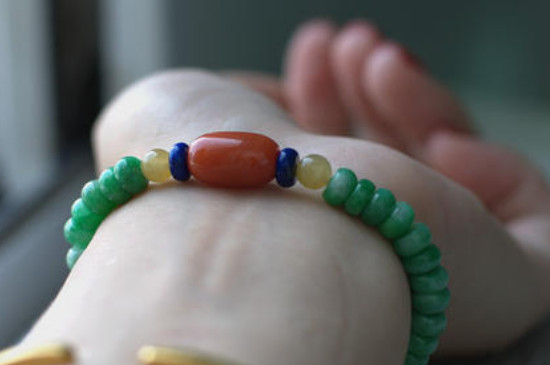 翡翠手链怎么保养