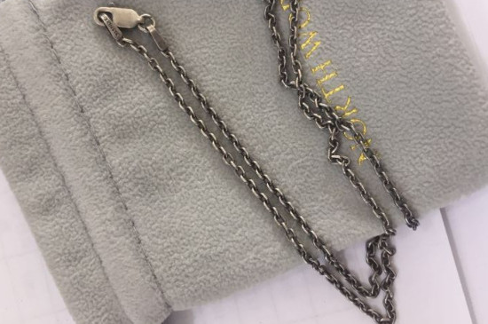 手上不能同时戴金银吗