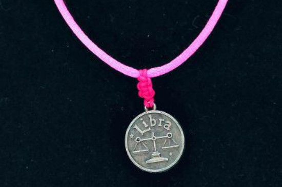 项链绳怎么系吊坠