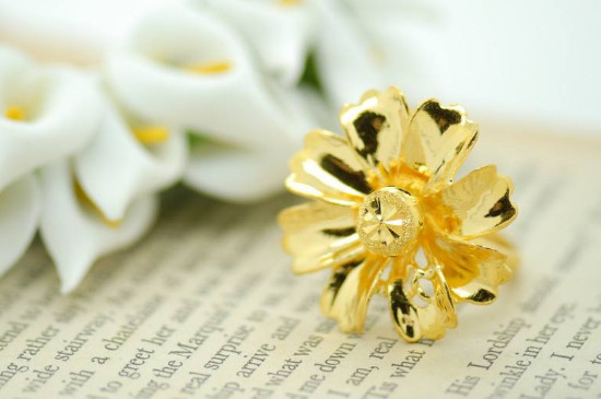 黄金首饰的保养方法与佩戴注意事项