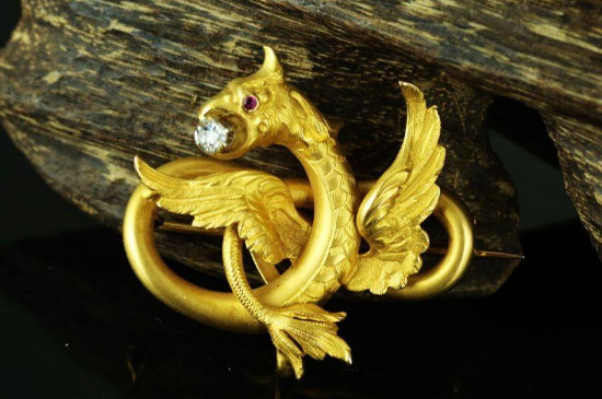 黄金首饰的保养方法与佩戴注意事项