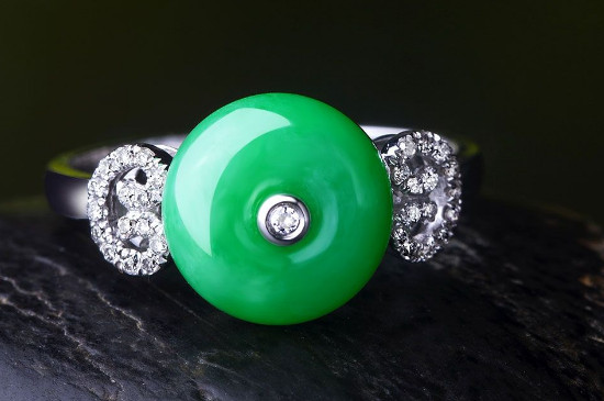 怎样鉴别翡翠的真假