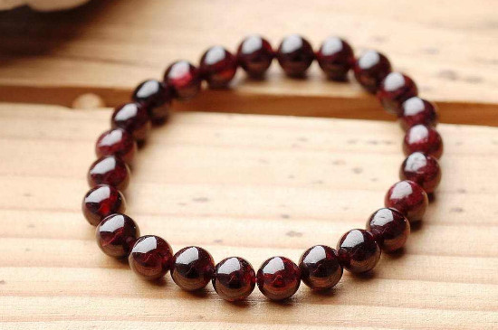 石榴手链有什么寓意