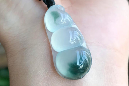 飘蓝花翡翠属于什么种