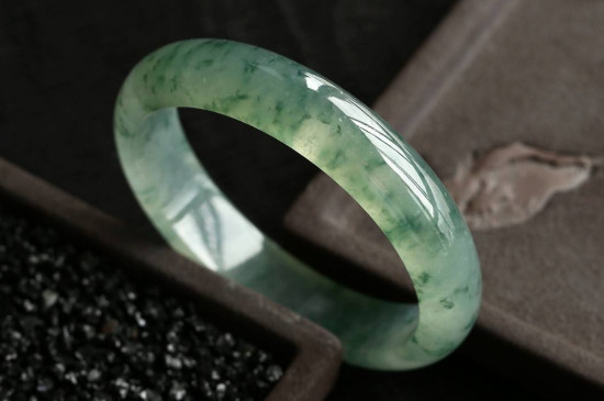 油青种翡翠如何看水头