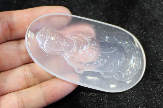 翡翠与水沫的简单鉴别方法