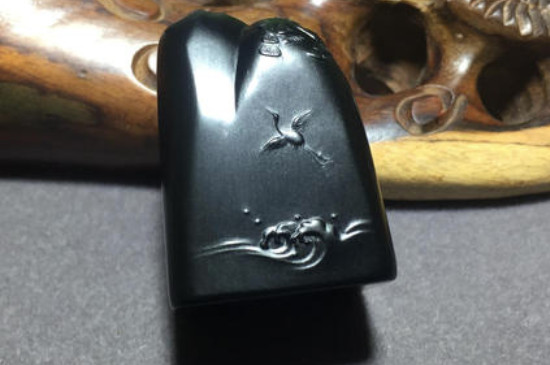 和田墨玉有绿色的吗