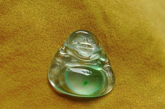 玻璃种翡翠的颜色