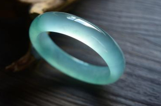 什么人不能戴翡翠