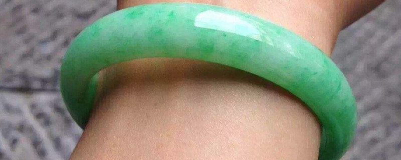 翡翠手镯怎么看水头