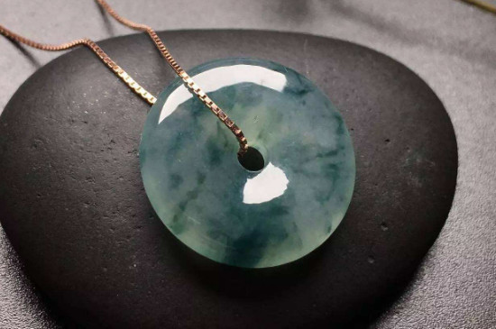 怎样区分危料和翡翠