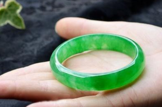 翡翠绿色分类及等级