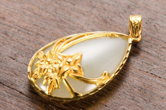 黄金水滴吊坠寓意