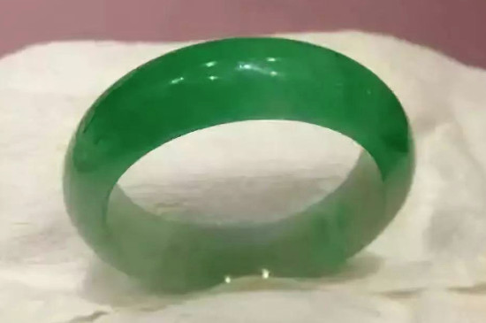 翡翠b货怎么用肉眼鉴别