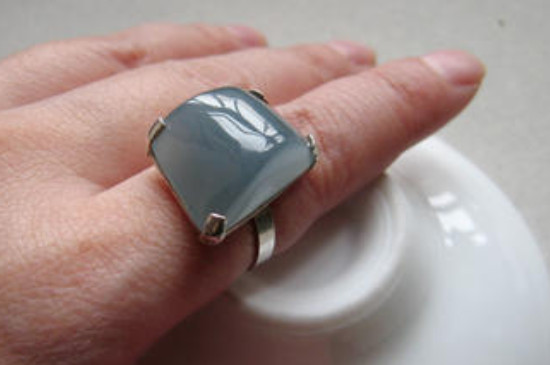 为什么蓝水翡翠不值钱