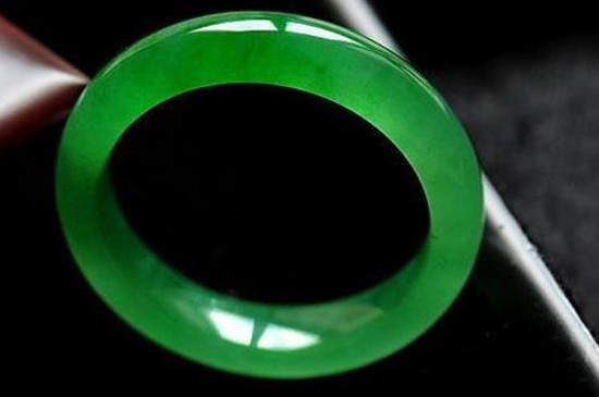 满绿一般是什么种翡翠