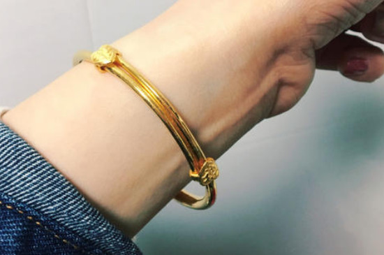 金手镯戴哪只手招财，左手佩戴招财聚财