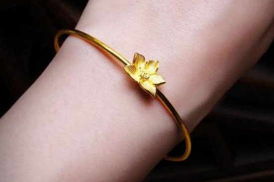 金手镯戴哪只手招财，左手佩戴招财聚财