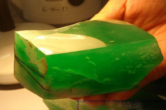 翡翠玻璃光泽是什么意思