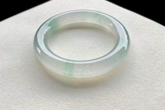 翡翠手镯正圈和圆条的区别