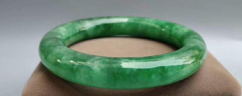 老翡翠手镯的特征