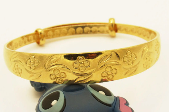 黄金手镯卡扣是纯黄金吗