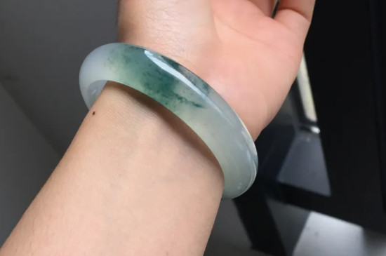 手镯最大圈口是多少