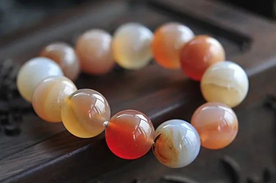 玛瑙是晶体还是非晶体