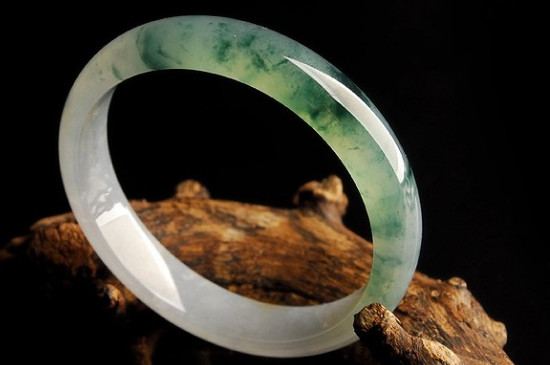 手腕14厘米戴多大手镯